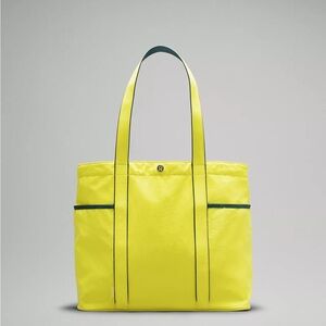 Lululemon Daily Multi-Pocket Tote Bag 20L- Yellow Serpentine/Warp Teal